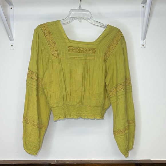 American Eagle Outfitters Tops - NWT AEO Green Puff Sleeve Top- XS